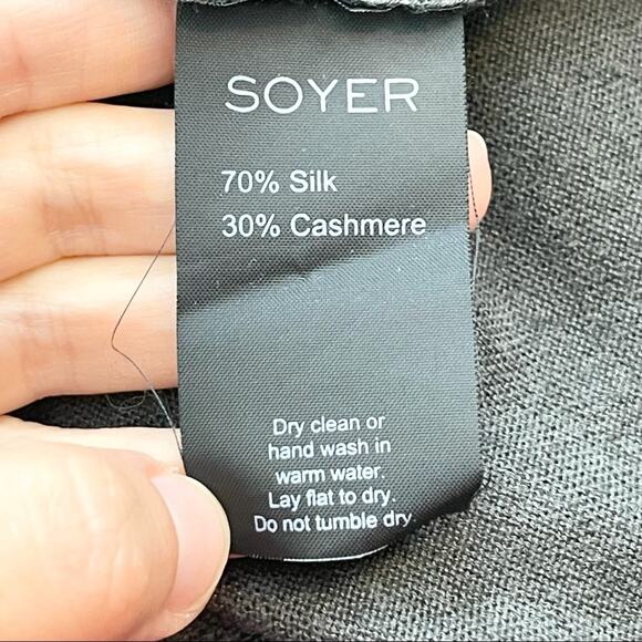 Soyer Silk and Cashmere V-neck Lightweight Sweater woman's size S - Picture 9 of 9